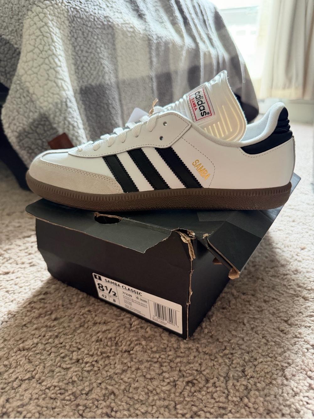 Classic Samba Classic Sneakers - White / Black